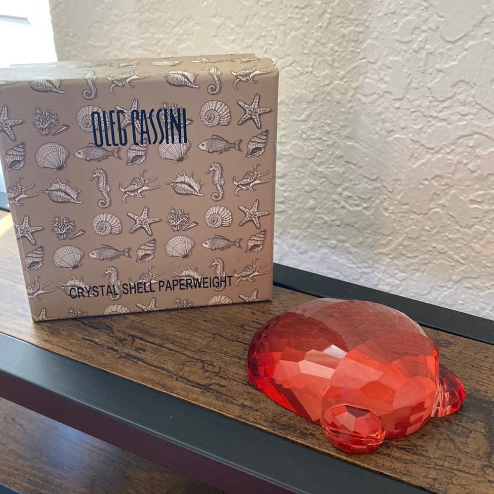 Oleg Cassini Crystal Shell Paperweight